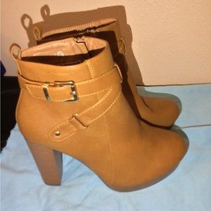 Camel/tan booties
